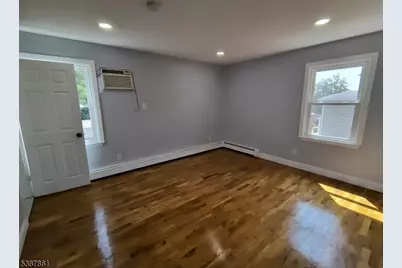 85 Grove St, South Hackensack Township, NJ 07606 - Photo 6