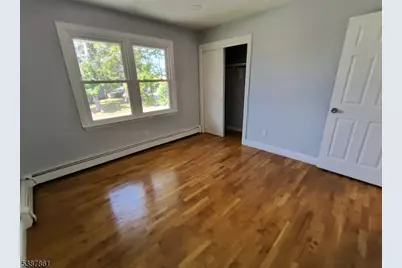 85 Grove St, South Hackensack Township, NJ 07606 - Photo 4