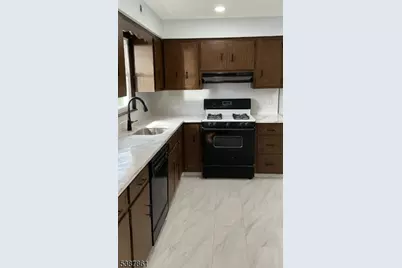 85 Grove St, South Hackensack Township, NJ 07606 - Photo 32