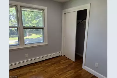 85 Grove St, South Hackensack Township, NJ 07606 - Photo 8