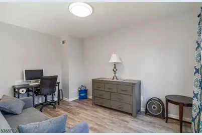 68 Mountainside Dr, Pompton Lakes, NJ 07442 - Photo 14