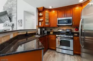 68 Mountainside Dr, Pompton Lakes, NJ 07442 - Photo 6