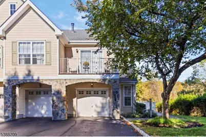 68 Mountainside Dr, Pompton Lakes, NJ 07442 - Photo 1