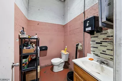 372-376 Adams St, Newark, NJ 07114 - Photo 16