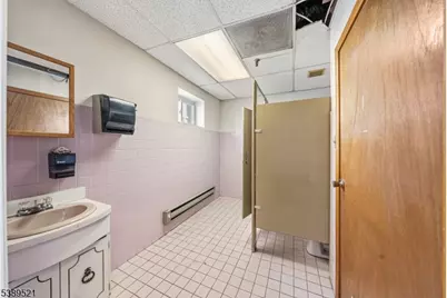 372-376 Adams St, Newark, NJ 07114 - Photo 14