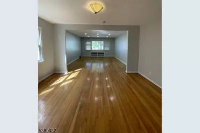 388 Leslie St, Newark, NJ 07112 - Photo 1