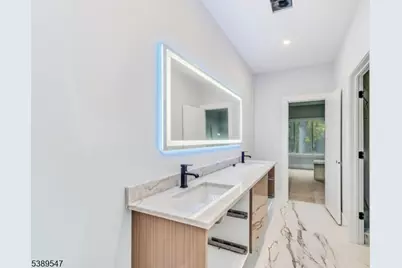 794 Blauvelt St, River Vale Township, NJ 07675 - Photo 32