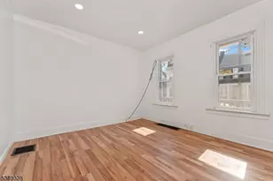 289 Mercer St, Phillipsburg, NJ 08865 - Photo 2