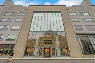 3 Somerset Ln-Glass House, Edgewater, NJ 07020 - Photo 1