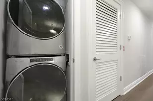 3 Somerset Ln-Glass House, Edgewater, NJ 07020 - Photo 34