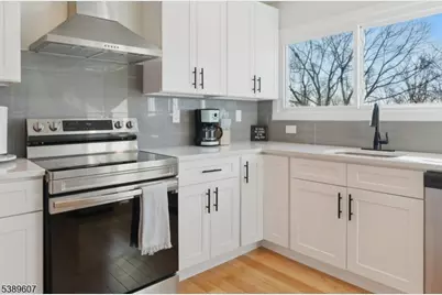 21 Skyview Rd, Ringwood, NJ 07456 - Photo 6