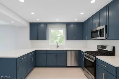 8 Mendham Ave, Morris Township, NJ 07960 - Photo 12