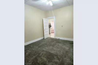 28 Rhode Island Ave, East Orange, NJ 07018 - Photo 6