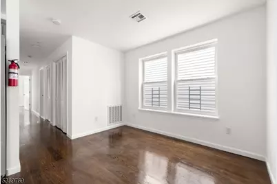 496 S 18th St, Newark, NJ 07103 - Photo 8