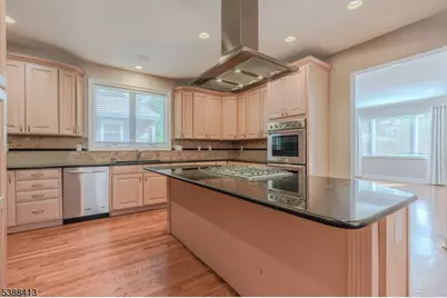 567 Mountain Ave, Springfield, NJ 07081 - Photo 10