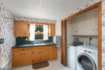 9 Renda Pl, Green Brook Township, NJ 08812 - Photo 14