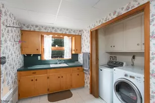 9 Renda Pl, Green Brook Township, NJ 08812 - Photo 14