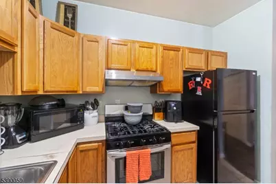 122A Remsen Ave #A, New Brunswick, NJ 08901 - Photo 10