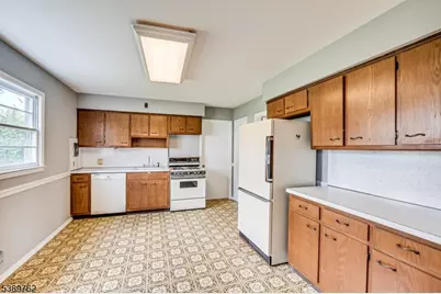200 Maple Ave, North Plainfield, NJ 07060 - Photo 8