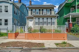 1041 Hunterdon St, Newark, NJ 07112 - Photo 1