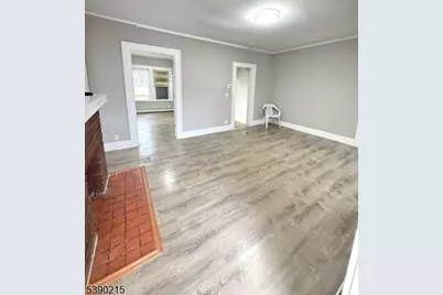 1041 Hunterdon St, Newark, NJ 07112 - Photo 4