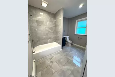 1041 Hunterdon St, Newark, NJ 07112 - Photo 16