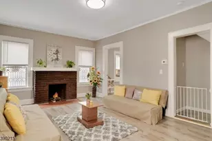 1041 Hunterdon St, Newark, NJ 07112 - Photo 2