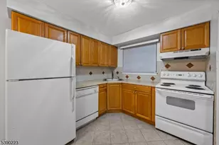 528 Andria Ave, Hillsborough Township, NJ 08844 - Photo 8