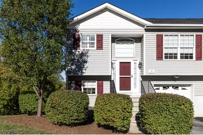 11 Oak Point Dr, Hamburg, NJ 07419 - Photo 1