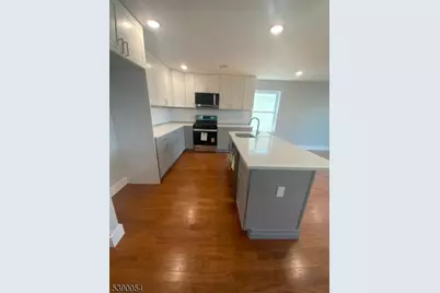 68 Main St Apt 2, Newark, NJ 07105 - Photo 2