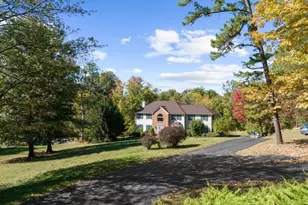 5 Sky View Garden Rd, Clinton Township, NJ 08833 - Photo 2
