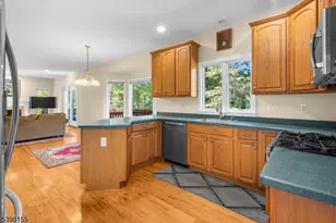 5 Sky View Garden Rd, Clinton Township, NJ 08833 - Photo 14