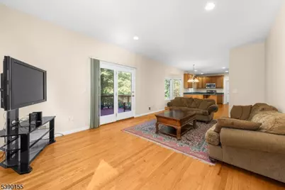 5 Sky View Garden Rd, Clinton Township, NJ 08833 - Photo 10