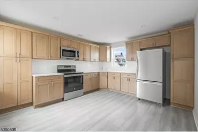 18 Sussex Ave #A, Morristown, NJ 07960 - Photo 2