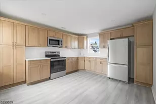 18 Sussex Ave, Morristown, NJ 07960 - Photo 2