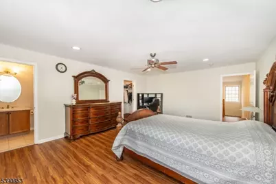 144 Jillian Blvd, Parsippany, NJ 07054 - Photo 14