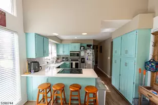 13 Village Way, Vernon Twp., NJ 07462 - Photo 10