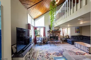 13 Village Way, Vernon Twp., NJ 07462 - Photo 4