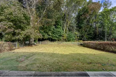 798 Pinewood Rd, Union Township, NJ 07083 - Photo 18