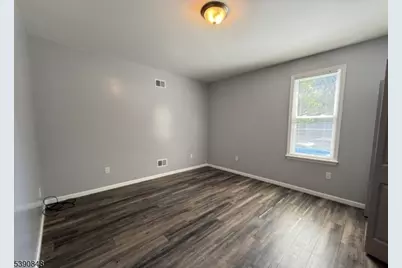 754 756S11th St #4, Newark, NJ 07103 - Photo 8