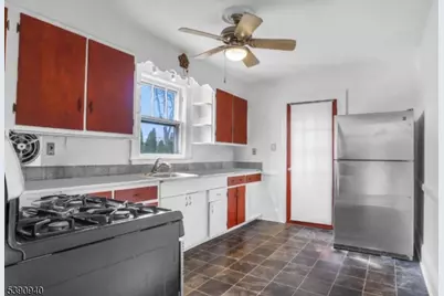 67 Pleasant Ave, Edison, NJ 08837 - Photo 16