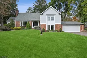 15 East Dr, Livingston, NJ 07039 - Photo 1