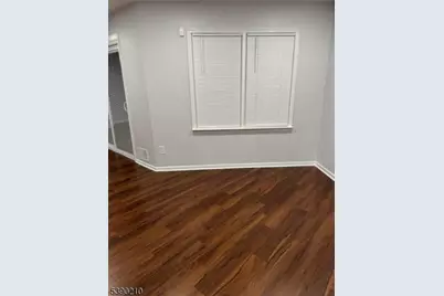 1 Upperbrook Ct, Sayreville Boro, NJ 08859 - Photo 4