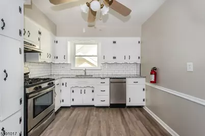 95 N 16th St, Prospect Park, NJ 07508 - Photo 32