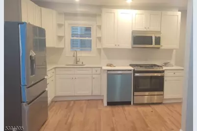 94 Sanford St, East Orange, NJ 07018 - Photo 8