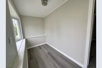 28 Harmony St, North Plainfield, NJ 07060 - Photo 8