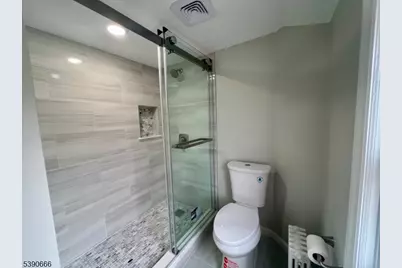 28 Harmony St, North Plainfield, NJ 07060 - Photo 12