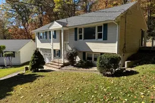 32 Matthews Terrace, Bloomingdale, NJ 07403 - Photo 1