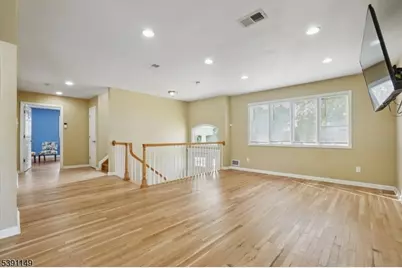 18 Boyd Ter, Kenilworth, NJ 07033 - Photo 8