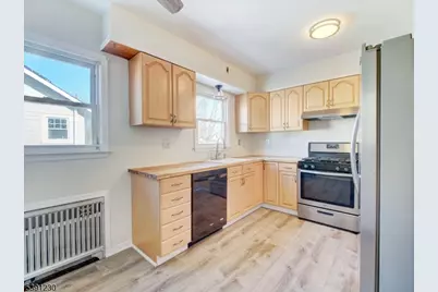 110 Orchard Rd #2, Maplewood, NJ 07040 - Photo 4